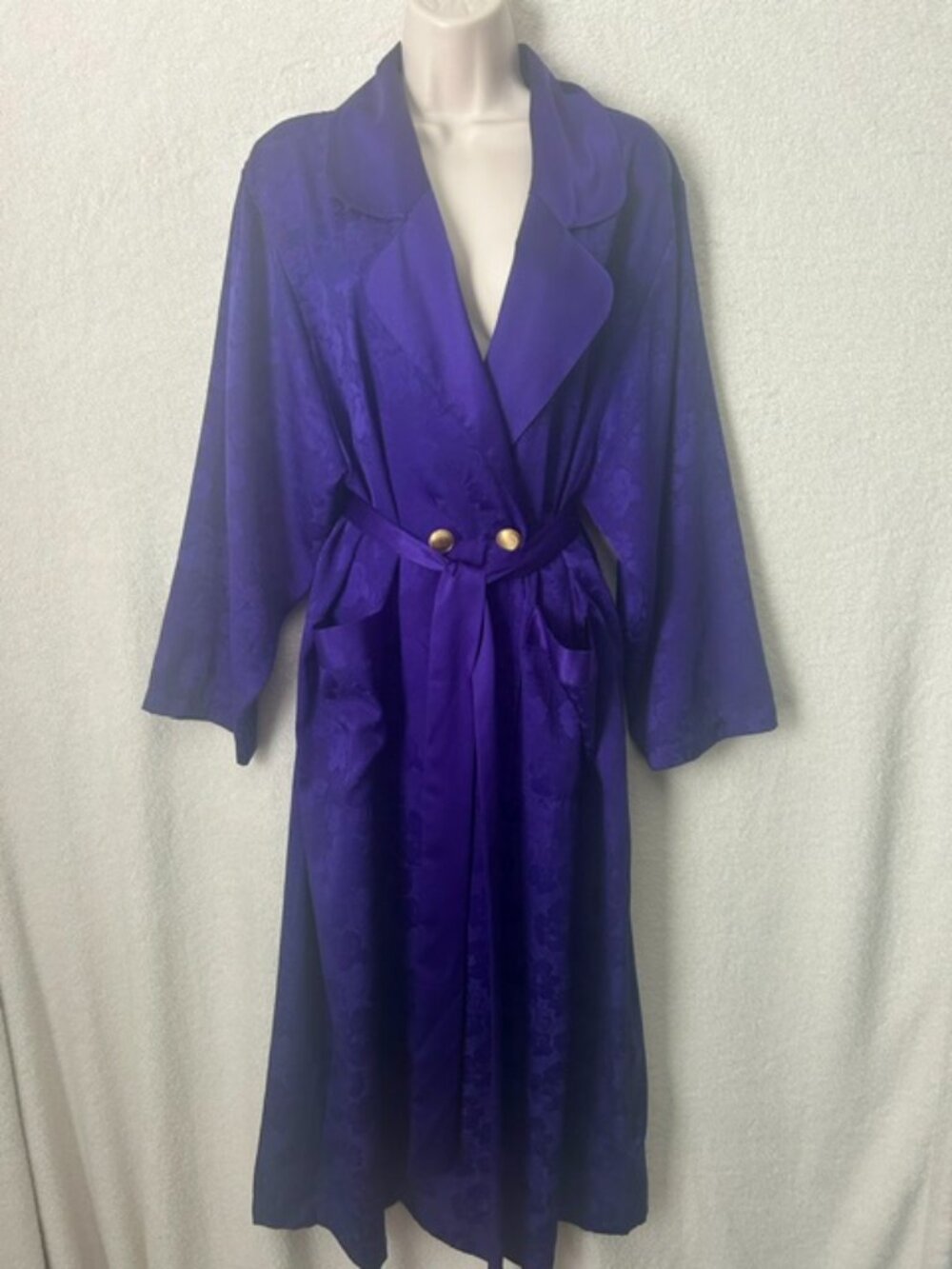 Victoria's Secret Gold Label Purple Jacquard Silky Robe  Size: Oversized Small